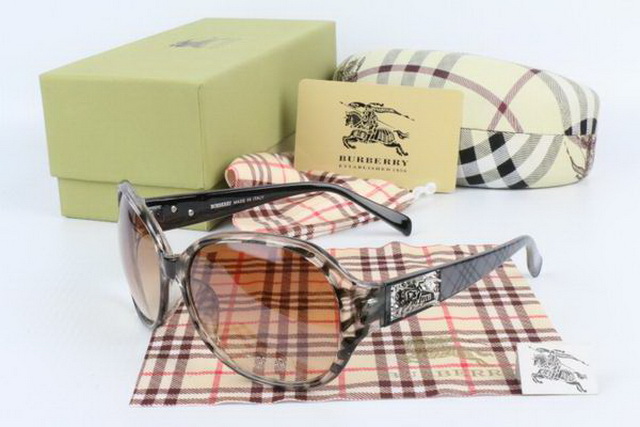 Burberry Boutique Sunglasses 046